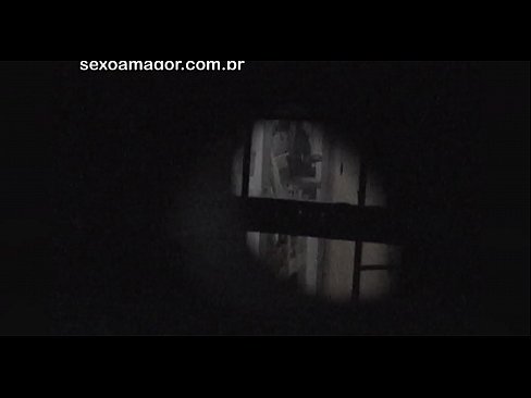 ❤️ بلونڈی کو کھوکھلی اینٹوں کے پیچھے چھپے محلے کے ایک voyeur نے خفیہ طور پر ویڈیو ٹیپ کر لی ہم پر ur.lansexs.xyz
